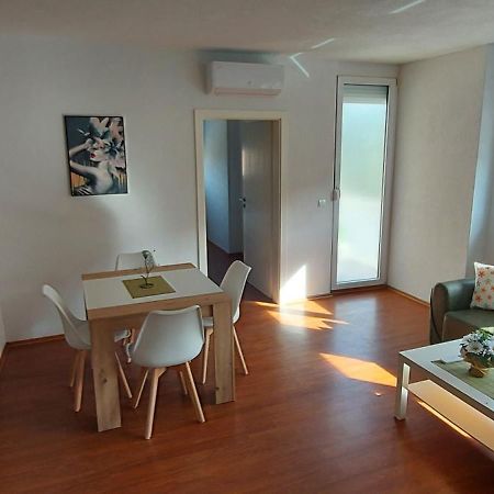 אוהריד Apartmani Miki מראה חיצוני תמונה