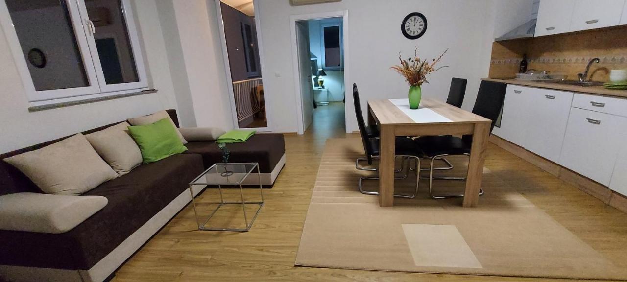 אוהריד Apartmani Miki מראה חיצוני תמונה