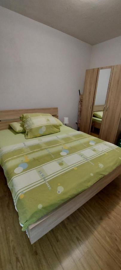 אוהריד Apartmani Miki מראה חיצוני תמונה