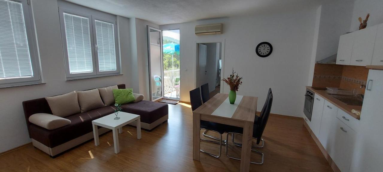 אוהריד Apartmani Miki מראה חיצוני תמונה